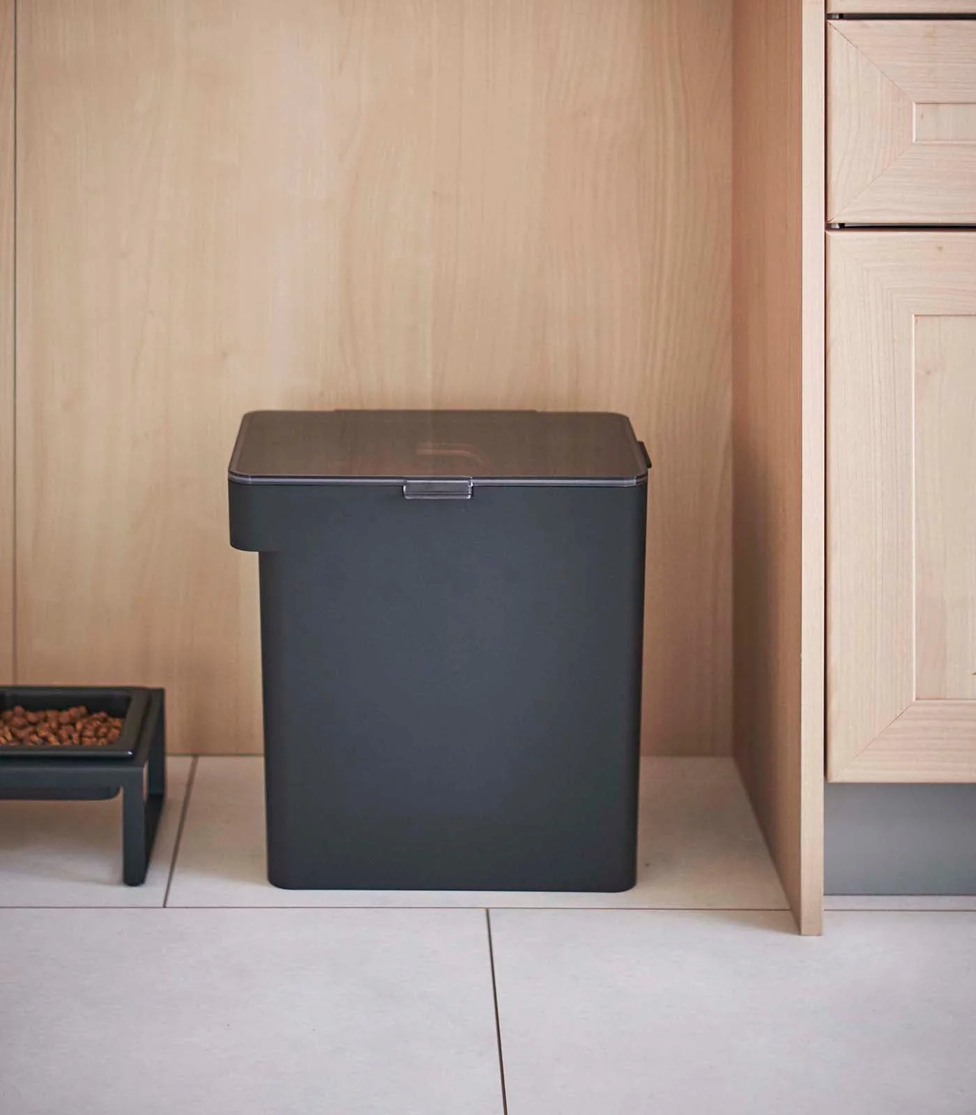 Airtight Pet Food Container - Three Sizes - Image 39