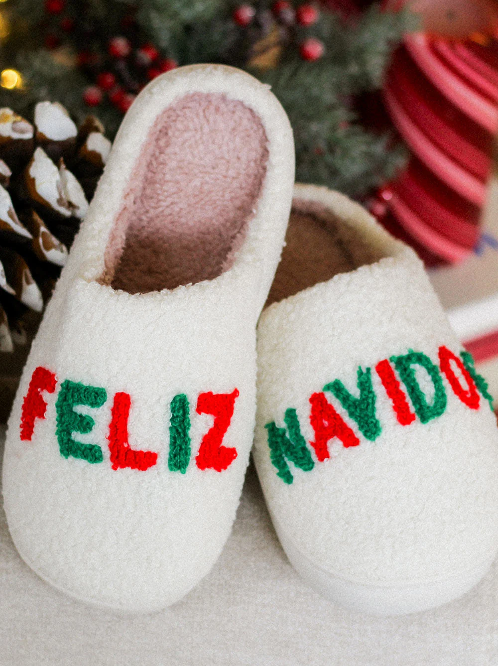 Feliz Navi Dog Slippers - Image 2