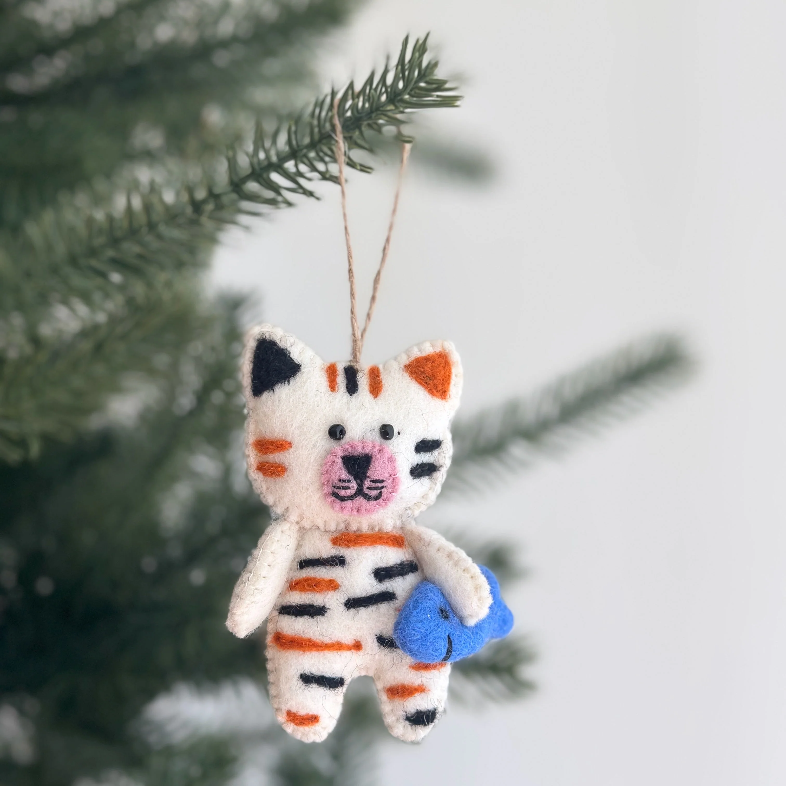Felt Cat Ornament - Stitched Cat Holding Fish - Image 3
