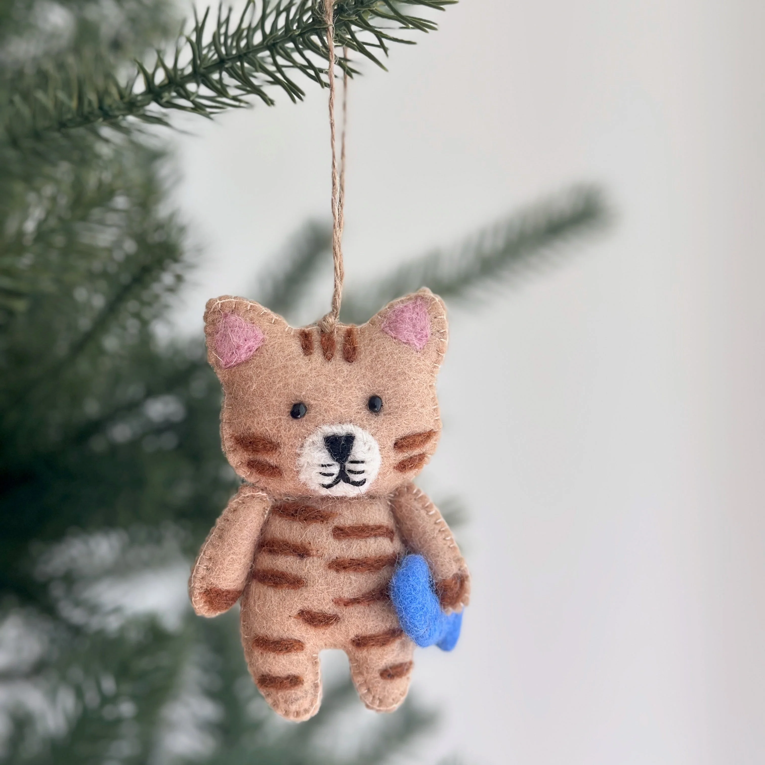 Felt Cat Ornament - Stitched Cat Holding Fish - Image 4