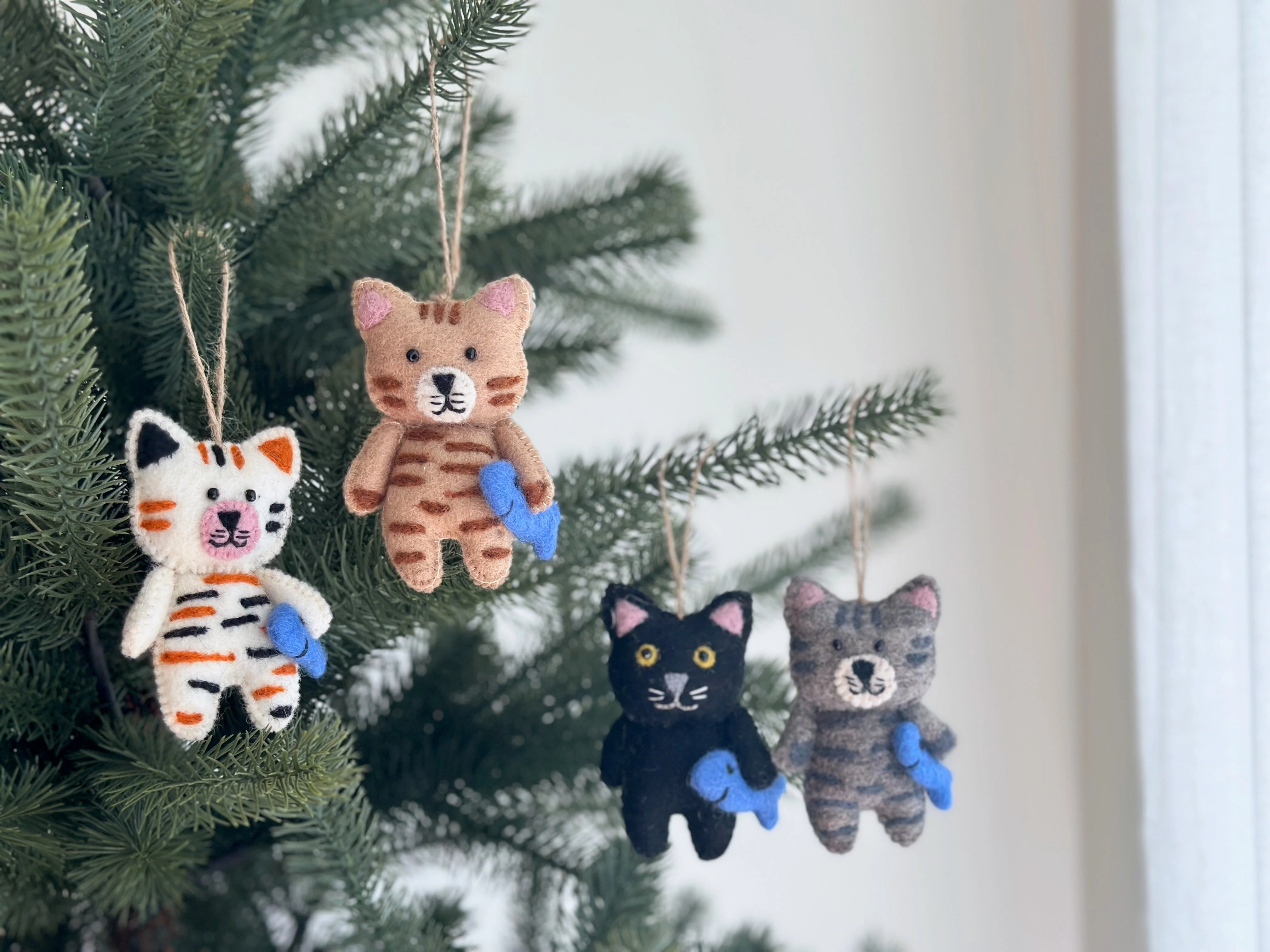 Felt Cat Ornament - Stitched Cat Holding Fish - Image 7
