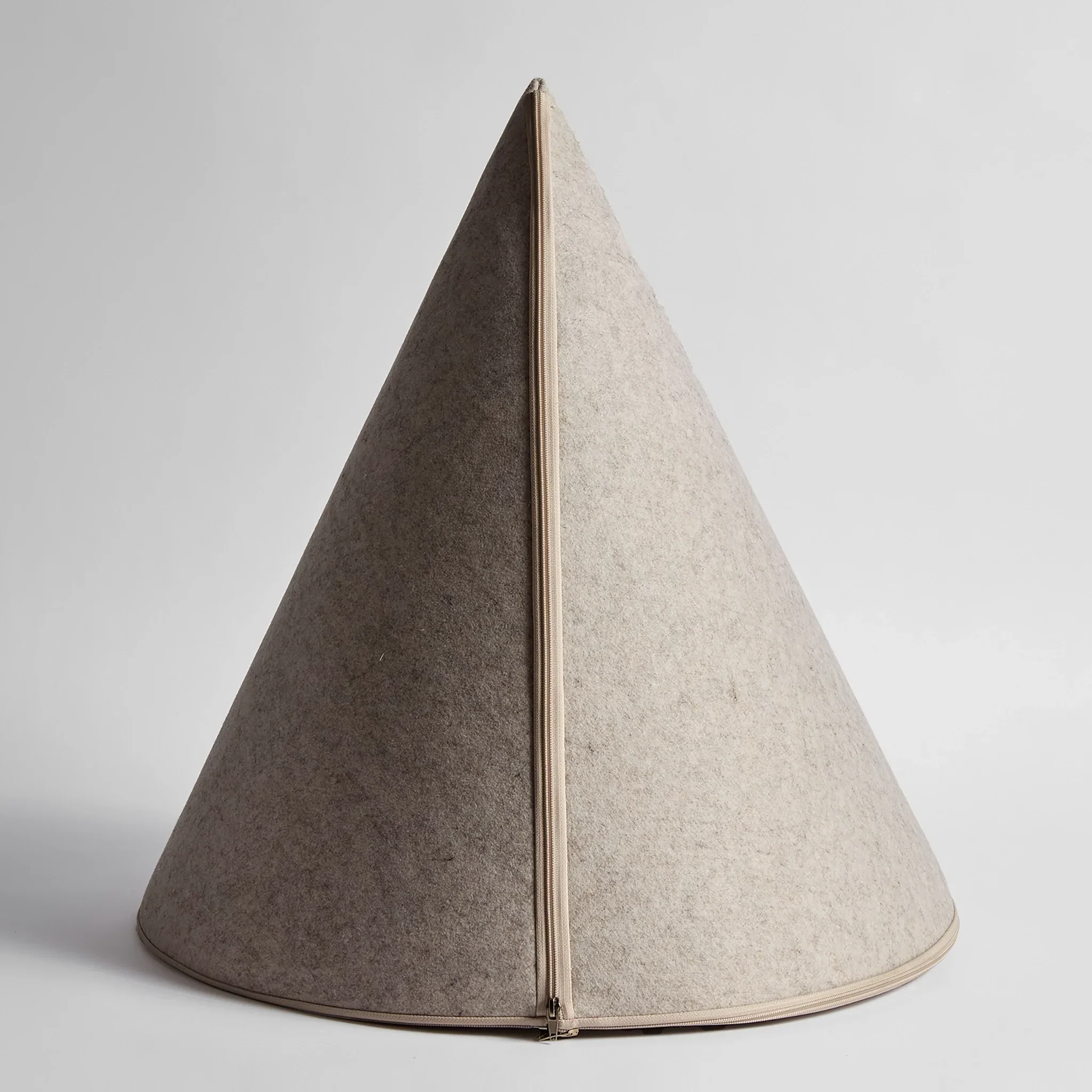 Nooee Pet Cave Harry (XXL) – Cream/Brown - Image 3