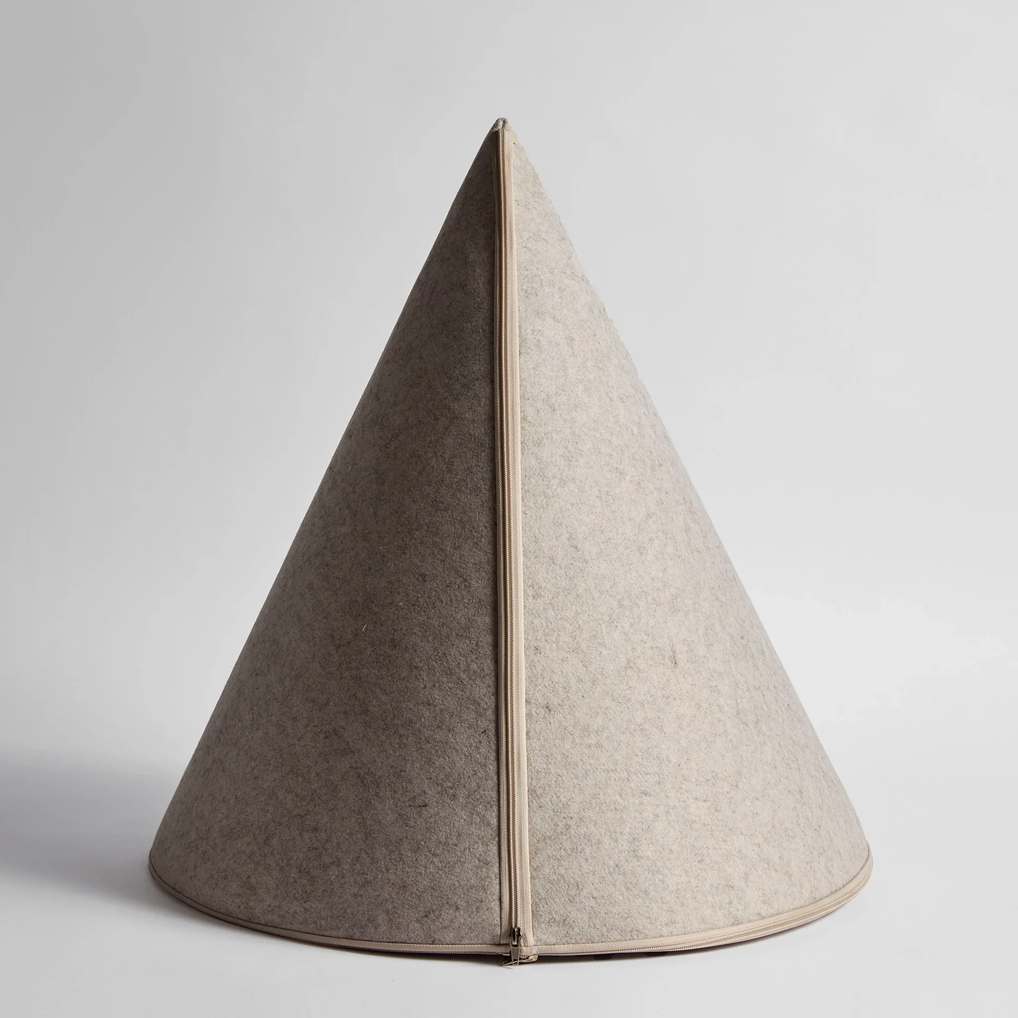 Nooee Pet Cave Molly (XL) – Cream/Brown - Image 4