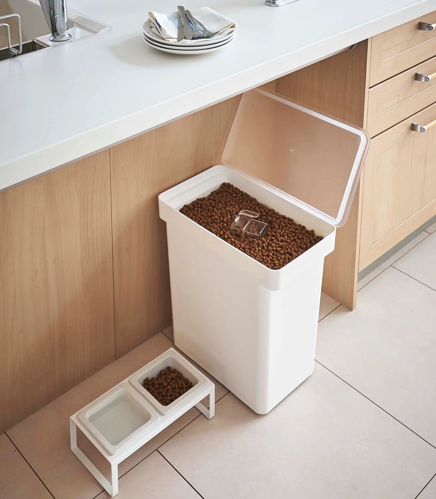 Rolling Airtight Pet Food Container (25 lbs.) - Image 2