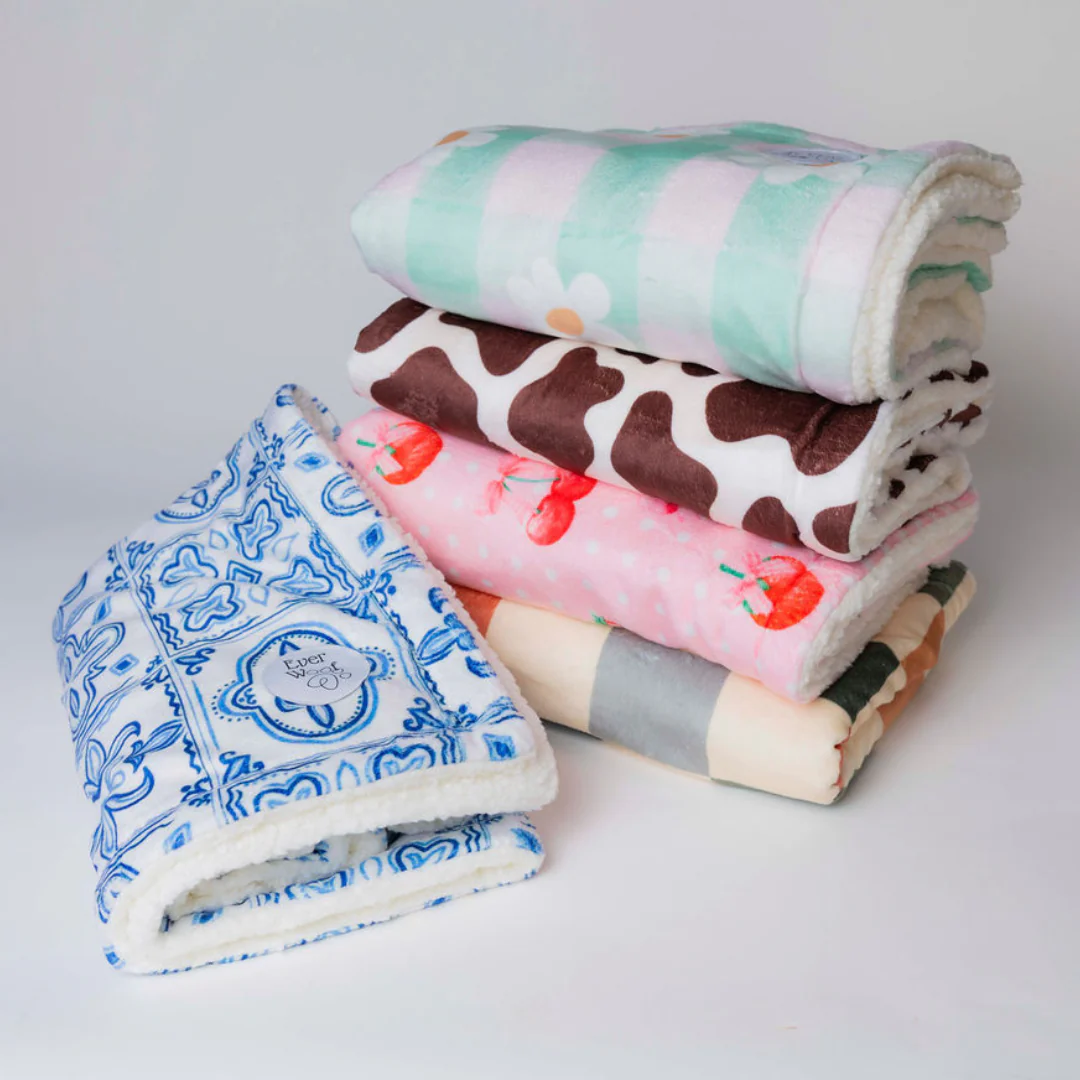 Santorini Dog Blanket - Image 3