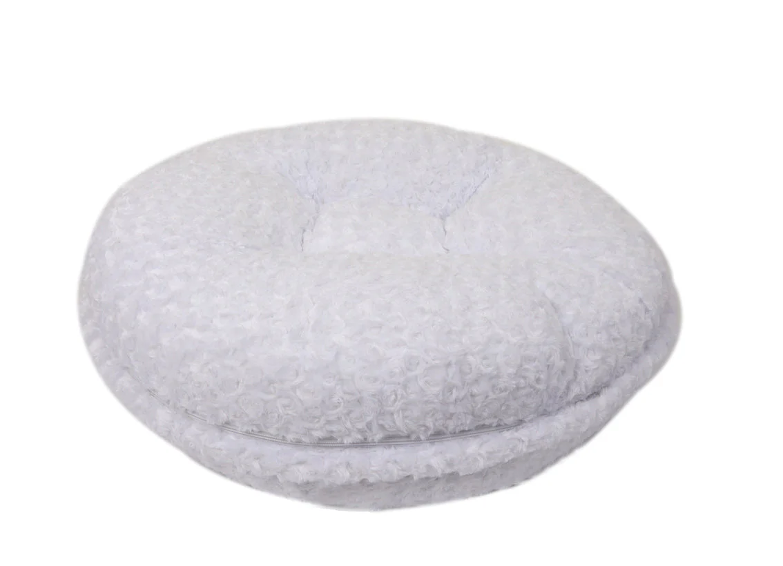 White Rosebud Bagel Bed - Image 2
